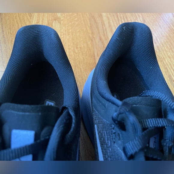 Brooks Launch 9 Black Running Shoes - Picture 8 of 12